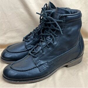 Vintage Shoe Company Woman’s Black Leather Lace Up Boots Size 8.5